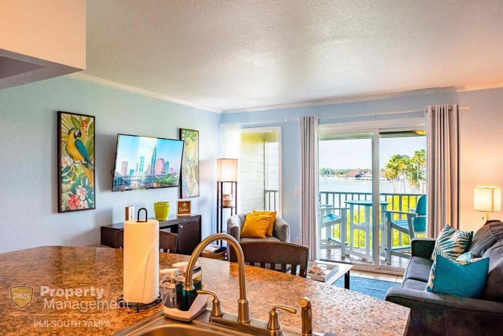 Tropical Serenity-water View Heated Pool Tiki Bar Holiday home